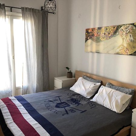 Cosy Apartment In Metaxourgeio Атина Екстериор снимка